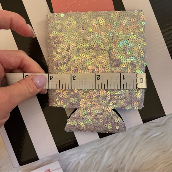 NWT White Iridescent Sequin Bride’s Babes Pink Pocket Short Drink Coozies Set - Picture 7 of 8